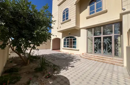 Villa - 4 Bedrooms - 4 Bathrooms for rent in Al Juffair - Capital Governorate