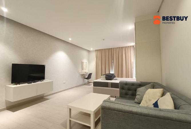953989 - Property Image 2