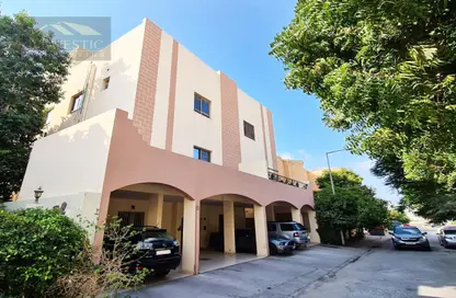 Whole Building - 7+ Bedrooms - 7+ Bathrooms for sale in Janabiya - Northern Governorate