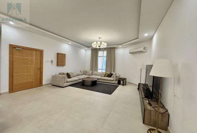 981028 - Property Image 2