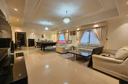 Apartment - 2 Bedrooms - 3 Bathrooms for rent in Mahooz - Manama - Capital Governorate