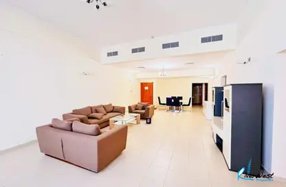 Apartment - 3 Bedrooms - 3 Bathrooms for rent in Sanabis - Manama - Capital Governorate