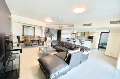 Duplex - 4 Bedrooms - 4 Bathrooms for rent in Tala Island - Amwaj Islands - Muharraq Governorate