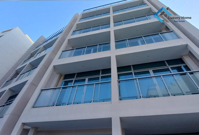 869928 - Property Image 2