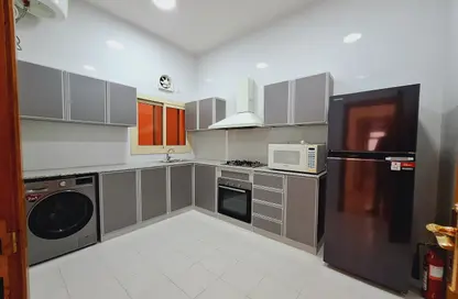 Apartment - 2 Bedrooms - 2 Bathrooms for rent in Al Juffair - Capital Governorate