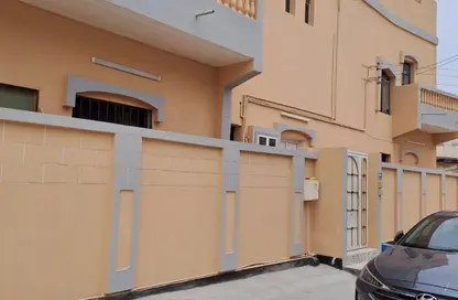 Apartment - 4 Bedrooms - 2 Bathrooms for rent in Al Maqsha - Northern Governorate