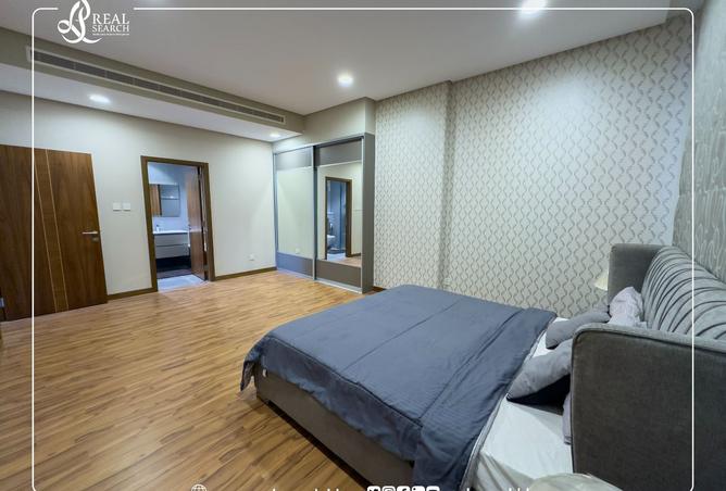 956052 - Property Image 2