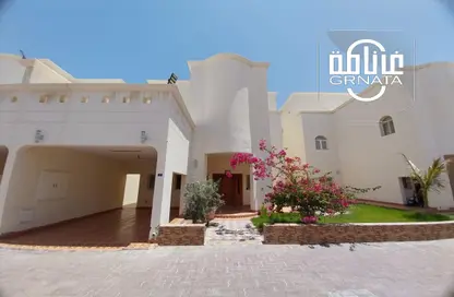 Villa - 5 Bedrooms - 5 Bathrooms for rent in Sanad - Central Governorate