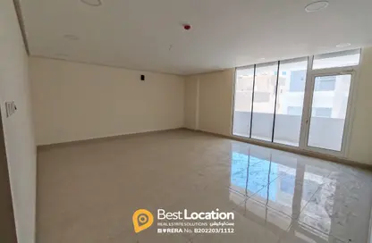 Apartment - 5 Bedrooms - 5 Bathrooms for sale in Hidd - Muharraq Governorate
