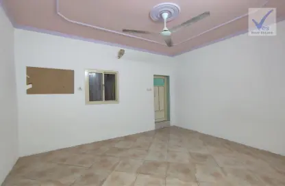 Empty Room image for: Apartment - 2 Bedrooms - 1 Bathroom for rent in Gufool - Manama - Capital Governorate, Image 1