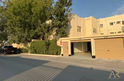 فيلا - 3 غرف نوم - 4 حمامات للايجار في السلمانية - المنامة - محافظة العاصمة