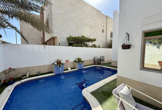 988133 - Property Image 3