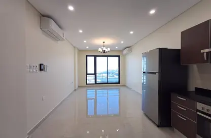 Apartment - 2 Bedrooms - 2 Bathrooms for rent in Al Burhama - Manama - Capital Governorate