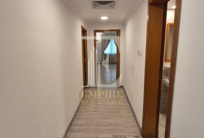 978692 - Property Image 2