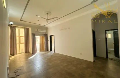 Apartment - 2 Bedrooms - 2 Bathrooms for rent in Um Al Hasam - Manama - Capital Governorate