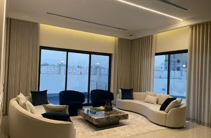 فيلا - 4 غرف نوم - 5 حمامات للايجار في الجنبية - المحافظة الشمالية