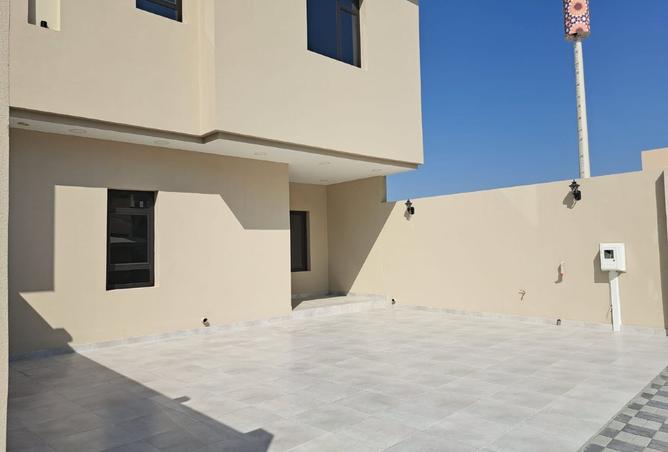 964595 - Property Image 2