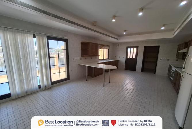 916307 - Property Image 3