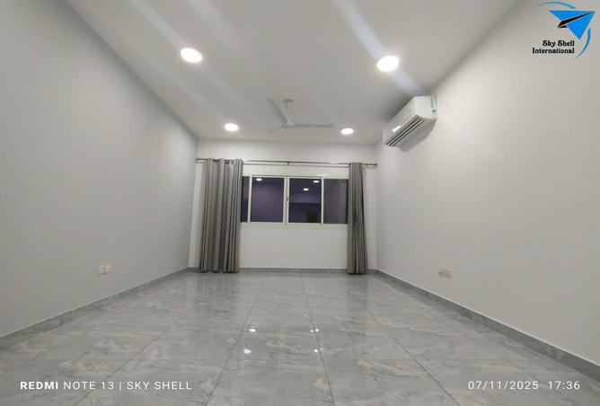 985499 - Property Image 2