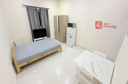 Apartment - Studio - 1 Bathroom for rent in Segaya - Manama - Capital Governorate