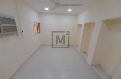 فيلا - 5 غرف نوم - 4 حمامات للبيع في قلالي - المحرق