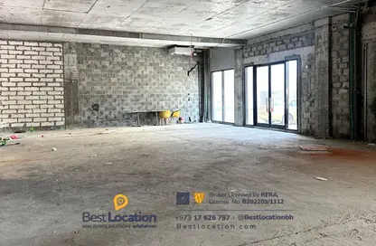 Shop - Studio - 4 Bathrooms for rent in Seef - Capital Governorate