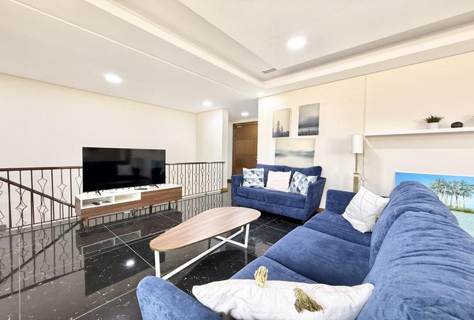 956604 - Property Image 2