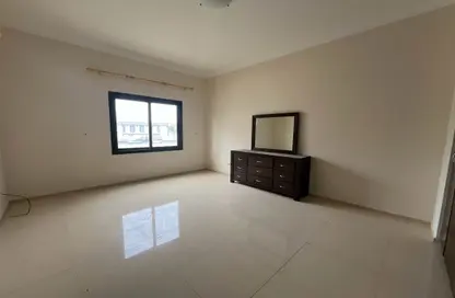 فيلا - 3 غرف نوم - 4 حمامات للايجار في الجفير - محافظة العاصمة