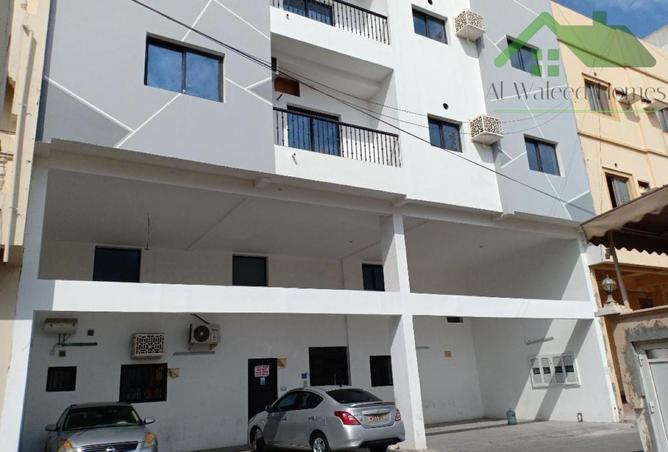 885833 - Property Image 2