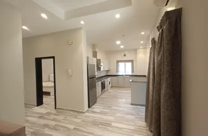 Apartment - 2 Bedrooms - 2 Bathrooms for rent in Al Juffair - Capital Governorate