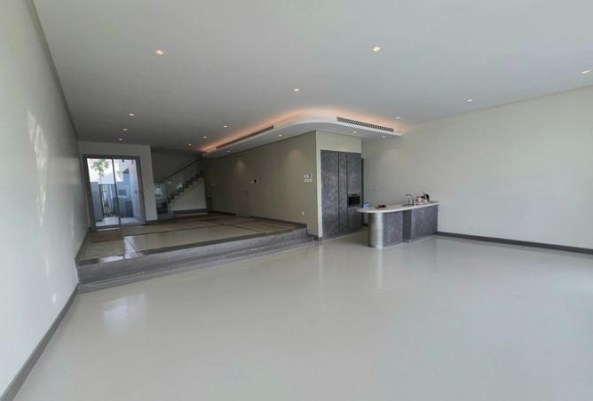 981729 - Property Image 2