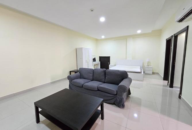 978304 - Property Image 2