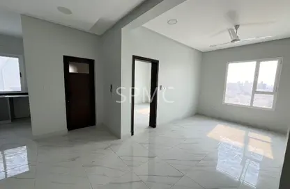 شقة - 2 غرف نوم - 2 حمامات للايجار في الجنبية - المحافظة الشمالية