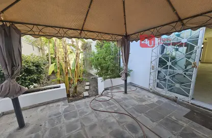 فيلا - 4 غرف نوم - 5 حمامات للايجار في السلمانية - المنامة - محافظة العاصمة