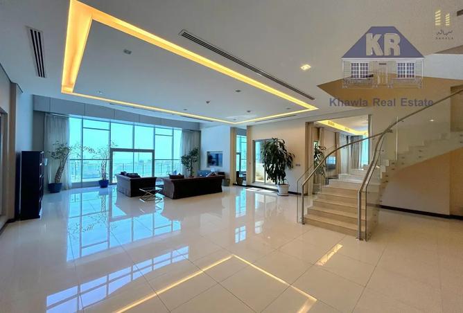 956581 - Property Image 2