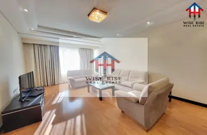 Apartment - 3 Bedrooms - 4 Bathrooms for rent in Sanabis - Manama - Capital Governorate