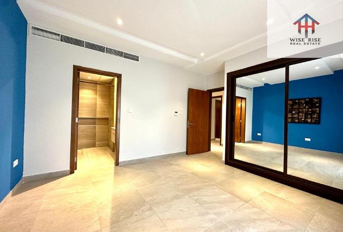 987830 - Property Image 3