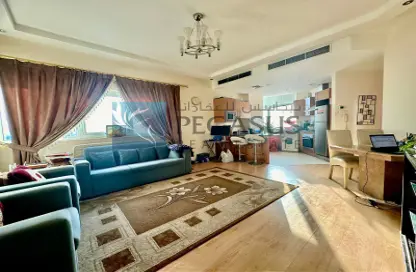 Apartment - 1 Bedroom - 2 Bathrooms for rent in Sanabis - Manama - Capital Governorate