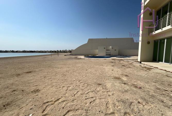 982245 - Property Image 2