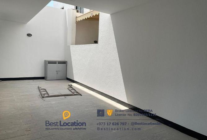 952413 - Property Image 2