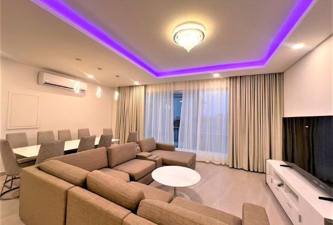 984585 - Property Image 2