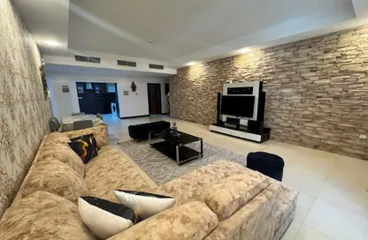 Apartment - 2 Bedrooms - 3 Bathrooms for rent in Al Juffair - Capital Governorate