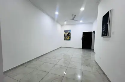 شقة - 2 غرف نوم - 3 حمامات للايجار في مدينة حمد - المحافظة الشمالية