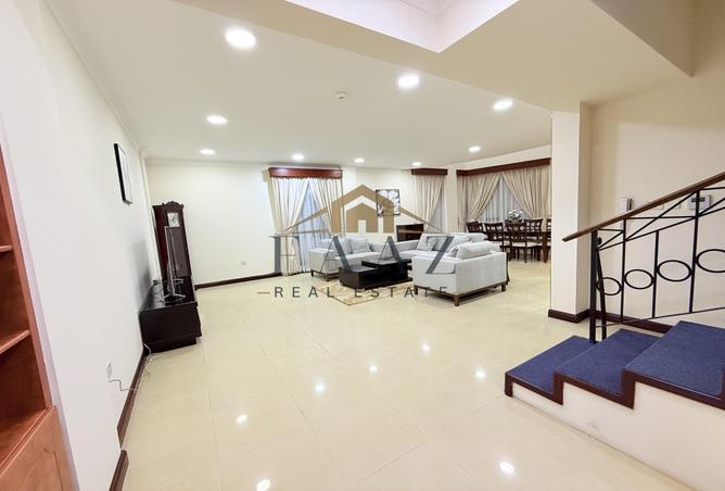 990184 - Property Image 2