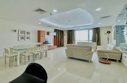 Living / Dining Room image for: Apartment - 4 Bedrooms - 4 Bathrooms for rent in Al Juffair - Capital Governorate, Image 1
