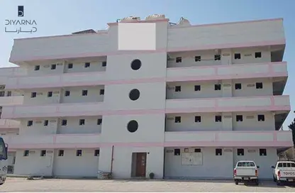سكن عمال - استوديو - 8 حمامات للايجار في راس زوييد - المحافظة الجنوبية