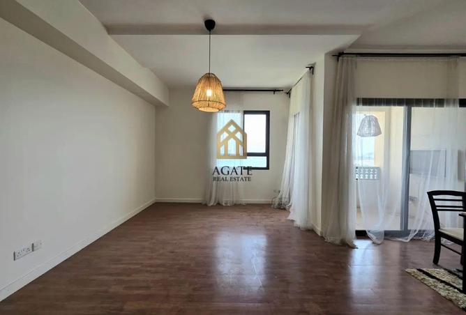 976792 - Property Image 2