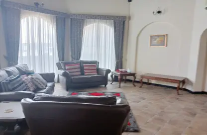 فيلا - 4 غرف نوم - 6 حمامات للايجار في الحد - المحرق