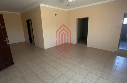 Apartment - 2 Bedrooms - 2 Bathrooms for rent in Jid Ali - Central Governorate
