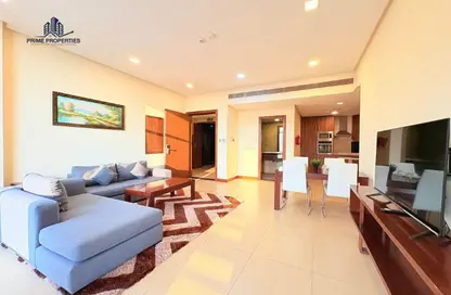 Apartment - 2 Bedrooms - 3 Bathrooms for rent in Al Juffair - Capital Governorate